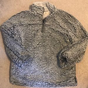 🆕 Half zip fuzzy pull over NWOT